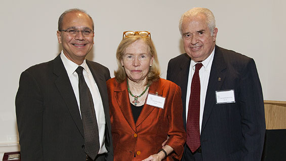 Janet Paxton Gardner, center