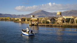 Las Islas Flotantes, Lake Titicaca, Peru. Image courtesy of Enrique Castro-Mendivil