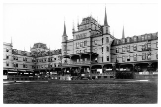 Oriental Hotel, Manhattan Beach, Brooklyn, N.Y. c1905. George P. Hall & Son (Photographer). New York Historical Society via Digital Culture of Metropolitan New York.