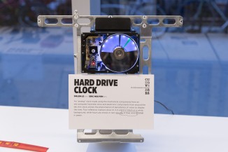 Hard Drive Clock, Dolin Le EE'16 and Eric Nguyen EE'16