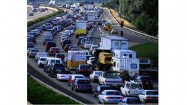 Overcrowded traffic in transportation networks