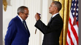 Jack Whitten receiving the National Medal of Arts in 2015