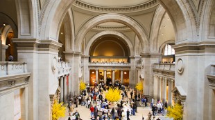 Drawing class at the Metropolitan Museum of Art in New York