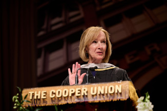 Judy Woodruff