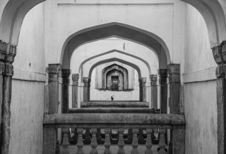 The alternating, arched galleries of the Vadaj vaav in Ahmedabad. 