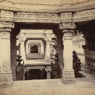 A photograph taken in 1872 by Colin Murray of women fetching water at the Rudabai Vaav near Adalaj on the outskirts of Ahmedabad. Image source: Colin Murray. Adalaj - The Public Well or Wav. British Library Online Gallery: Asia, Pacific and Africa Collect