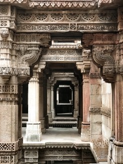 Adjacent to the village of Adalaj, Rudabai vaav was built under the patronage of a noblewoman named Rudabai in 1499. An inscription in the stepwell states that the patroness funded, from her personal treasury, the well’s ornate and intricately carved st