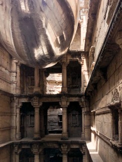 The site-specific installation reflects the structure of the stepwell in Ambapur. Photograph by Riyaz Tayyibji.