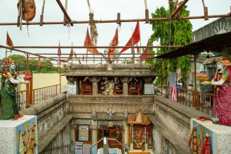 Plaster idols of deities, flags, bells, clay pots and other ritualistic paraphernalia have become permanent fixtures of Maata Bhavani vaav. The stepwell is deeply integrated into the life of its neighborhood, and it has become the embodiment of a living w