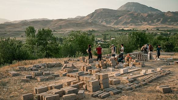 Armenia (Building-in-Common_Urtsadzor-Armenia_gothenin-girard)